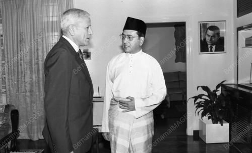KL04_23072015_BUKU_TAKZIAH