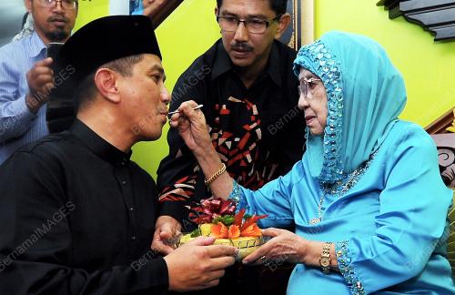 KL04_23092014_AZMIN