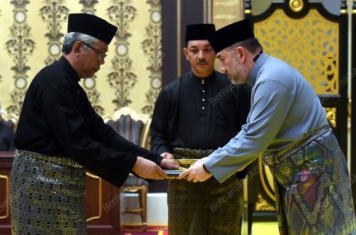KL04_23092017_AGONG