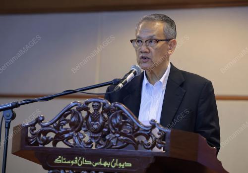DATUK DR ANWAR RIDHWAN