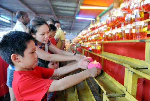 KL04_24052013_WESAK