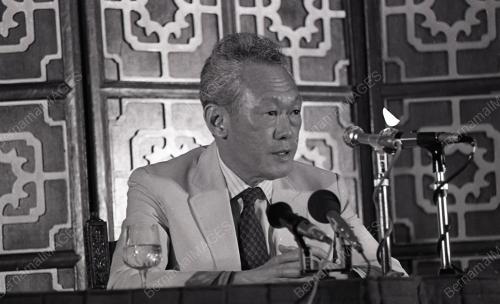 DR. MAHATHIR BIN MOHAMAD
