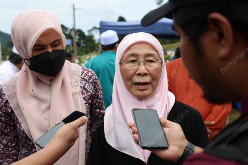 DATUK SERI DR WAN AZIZAH WAN ISMAIL