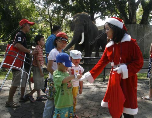 SANTA _ZOO