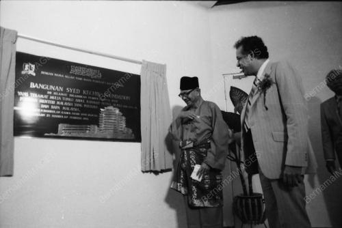 TUNKU ABDUL RAHMAN LANCAR BANGUNAN