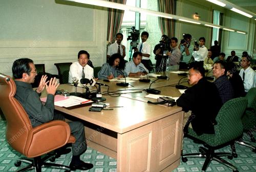 DR MAHATIR SIDANG AKHBAR