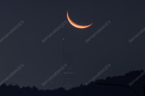 BULAN SABIT MENARA MERDEKA 118