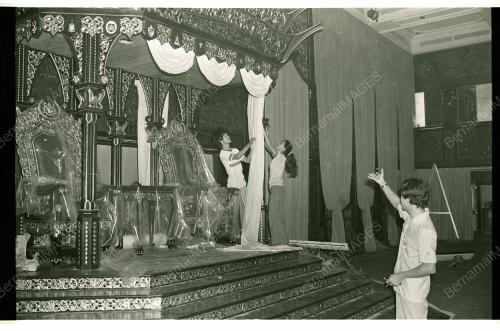 TAKHTA AGONG