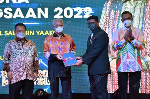 DATUK SERI ISMAIL SABRI YAAKOB
