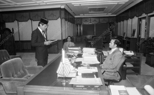 KL04_26082015_ANGKAT_SUMPAH