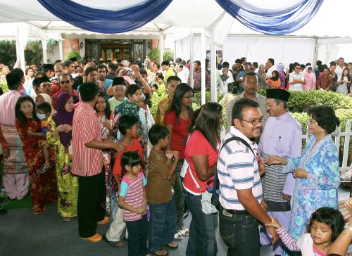 DR MAHATHIR MOHAMAD