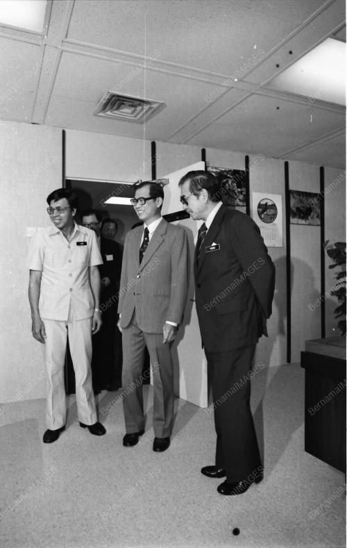 MENTERI