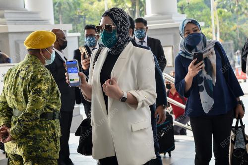 DATUK SERI BUNG MOKTAR RADIN