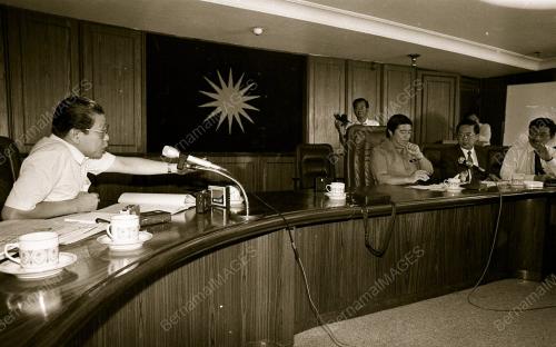 KL04_270390_MESYUARAT