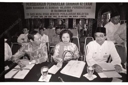 DATUK MUSA HITAM RASMI PERSIDANGAN