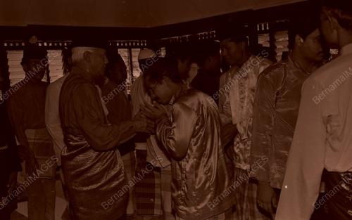 AGONG SEMBAHYANG DI MASJID NEGARA