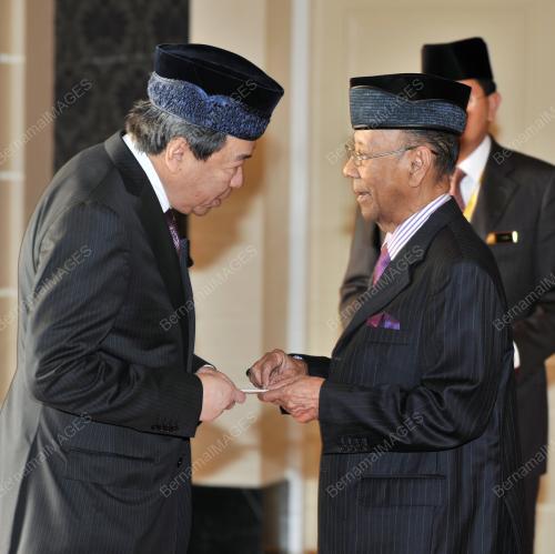 KL04_27062012_AGONG_SULTAN