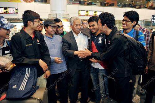 KL04_27082013_PELAJAR_TIBA