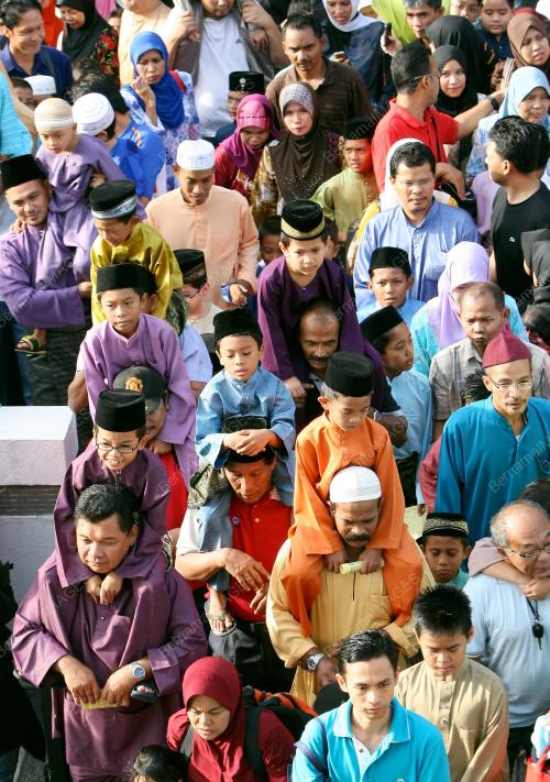 BERKHATAN BERRAMAI RAMAI