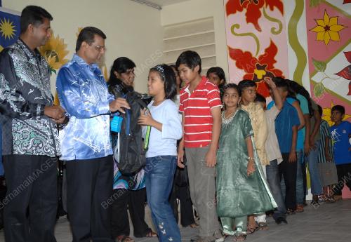 M. KAYVEAS