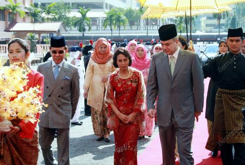 RAJA DR NAZRIN SHAH