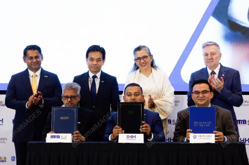 DATUK HANIFAH HAJAR TAIB