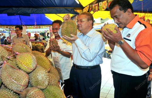 KL04_28122011_PESTA_DURIAN