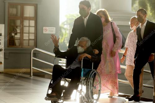 TUN DAIM ZAINUDDIN
