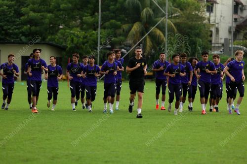 SKUAD BOLA SEPAK B-23