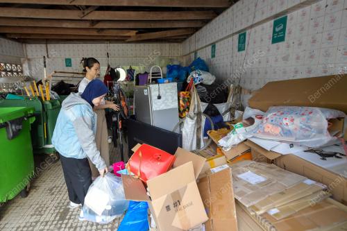 GELOMBANG SISA PLASTIK