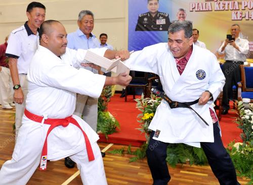 KL04_29112015_KARATE