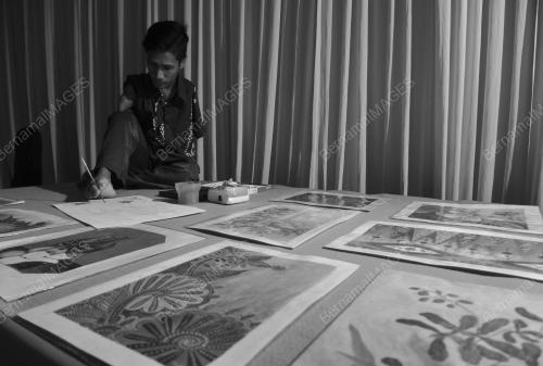 KL04_06122016_LUKISAN_KAKI