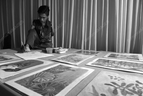KL04_06122016_LUKIS_KAKI