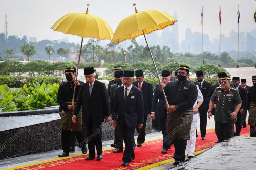 AL-SULTAN ABDULLAH RI'AYATUDDIN AL-MUSTAFA BILLAH SHAH
