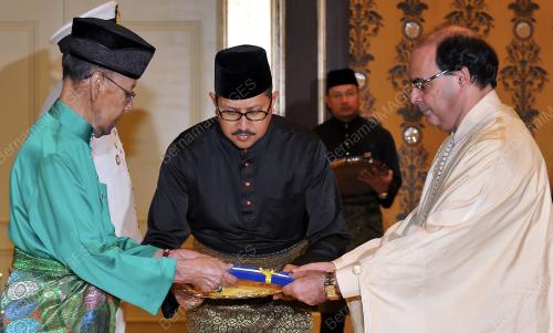 KL04_29122015_AGONG