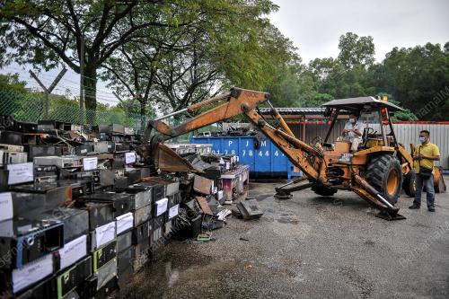 PELUPUSAN BARANG KES KOMPUTER PERJUDIAN