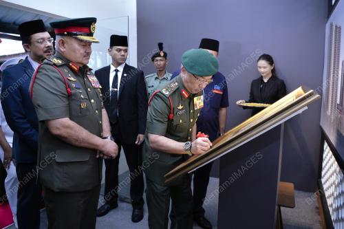 KL04_30042019_AGONG_BN201904288229