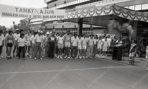 LUMBA JALAN KAKI