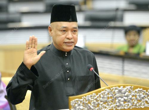 KL04_30052014_ANGKAT_SUMPAH