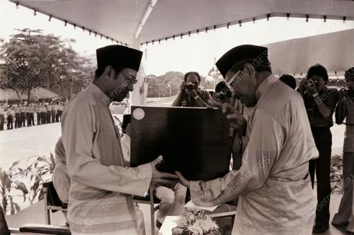DATUK SERI DR. MAHATHIR BIN MOHAMAD