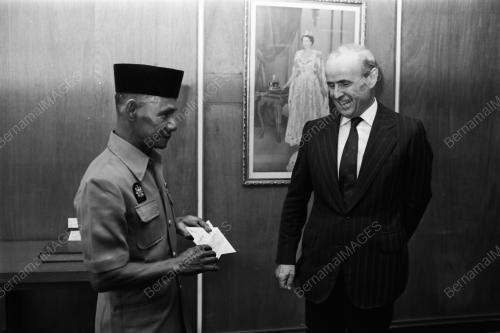 PEMANDU BERSARA