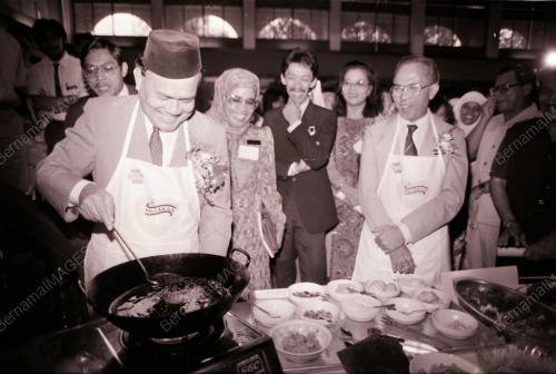 KEMPEN MAKAN DAGING ARNAB