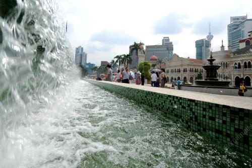 KL04_31072014_TINJAUAN