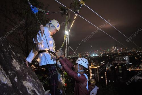 NIGHT FLYING FOX TARIKAN BARU