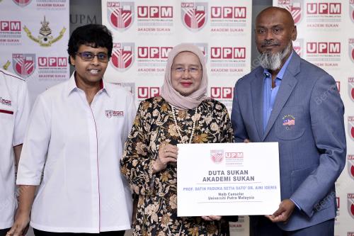 PROF DATIN PADUKA SETIA DATUK DR AINI IDERIS