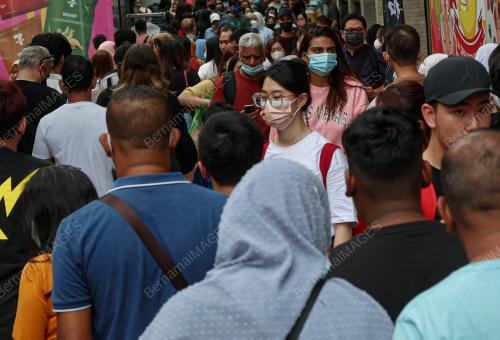 PEMAKAIAN PELITUP MUKA DI TEMPAT AWAM