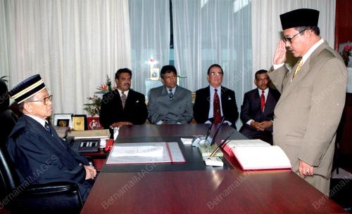 KL05-05_06_2000_ANGKAT_SUMPAH_08012016