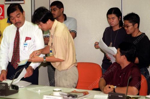 SIDANG AKHBAR POLIS