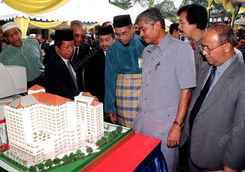 MAJLIS PECAH TANAH PUSRAWI