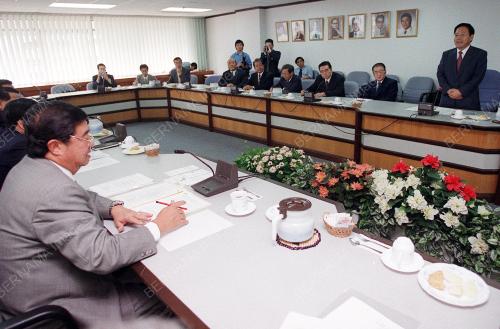 DR LING LIONG SIK